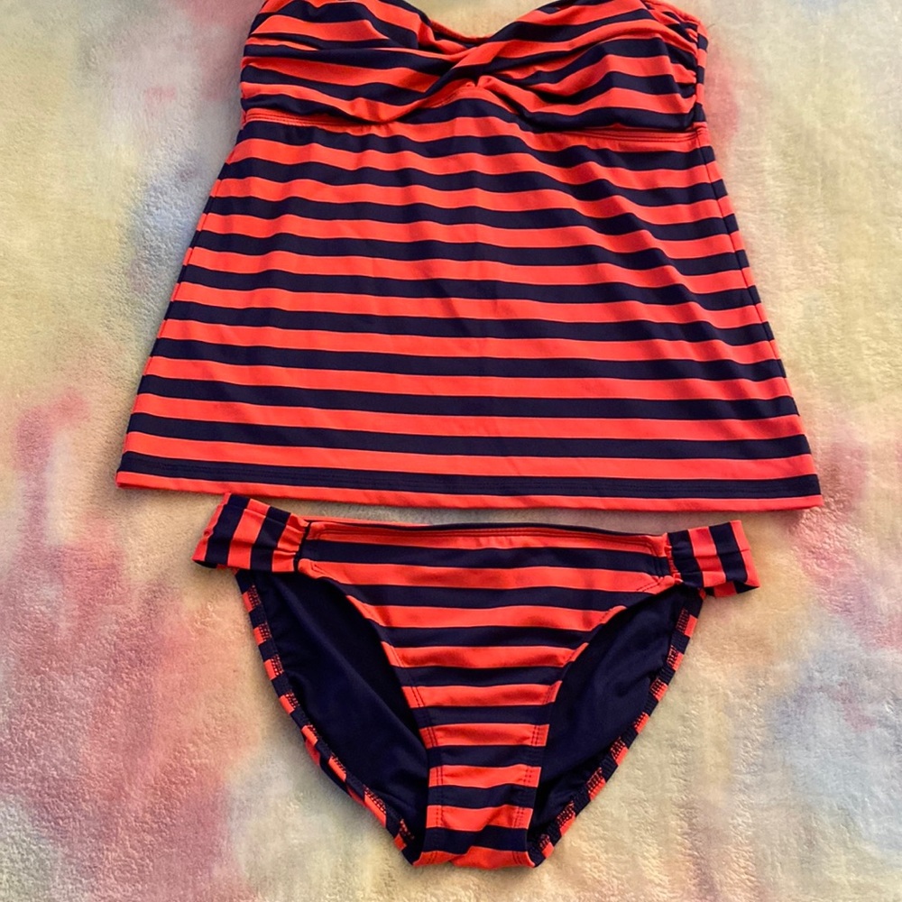Two piece bathing suit - Picture 2 of 9